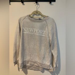 Newport Rhode Island cream/tan crewneck sweatshirt size L